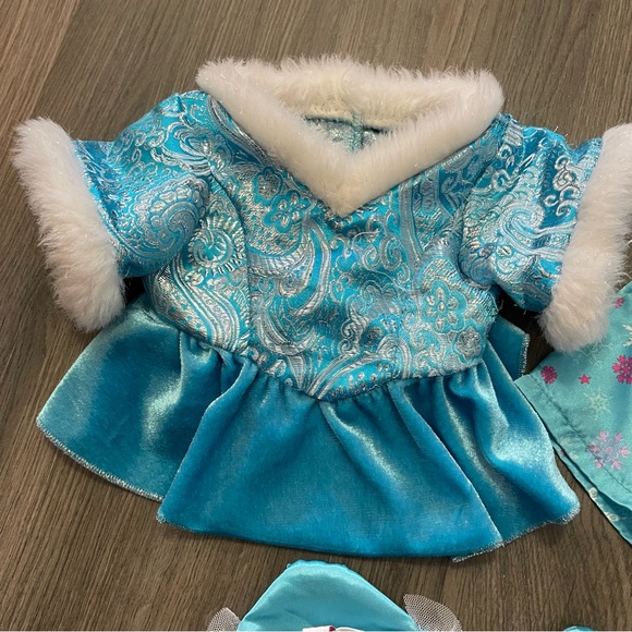 BUILD A BEAR Disney Frozen Elsa Clothing and Ice Skating Outfit for Plush Toys - Picture 3 of 8